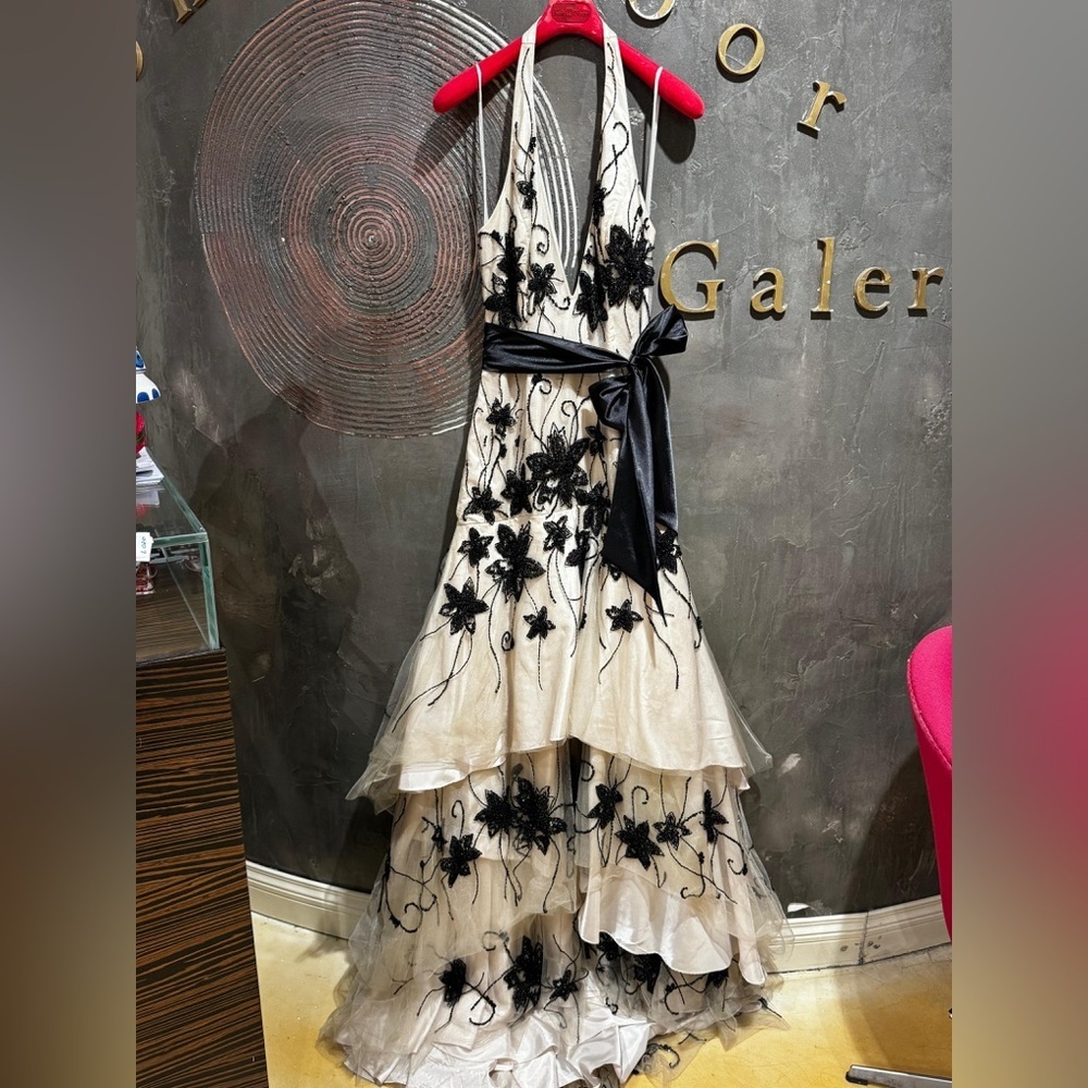 Jovani Ivory & Black Floral Evening Gown – Size 6 (NWT)
